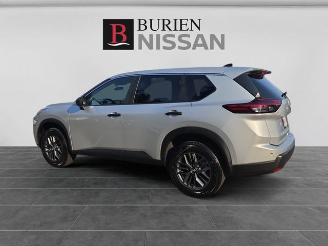 Used 2024 Nissan Rogue S FWD image 3