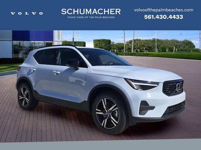 New 2026 Volvo XC40 B4 Core w/ Climate Package FWD image 1