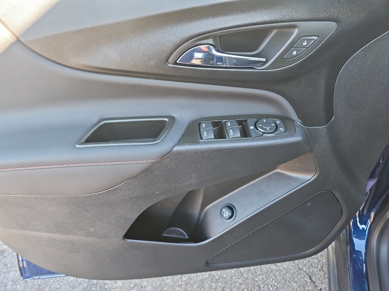 Used 2023 Chevrolet Equinox RS image 14