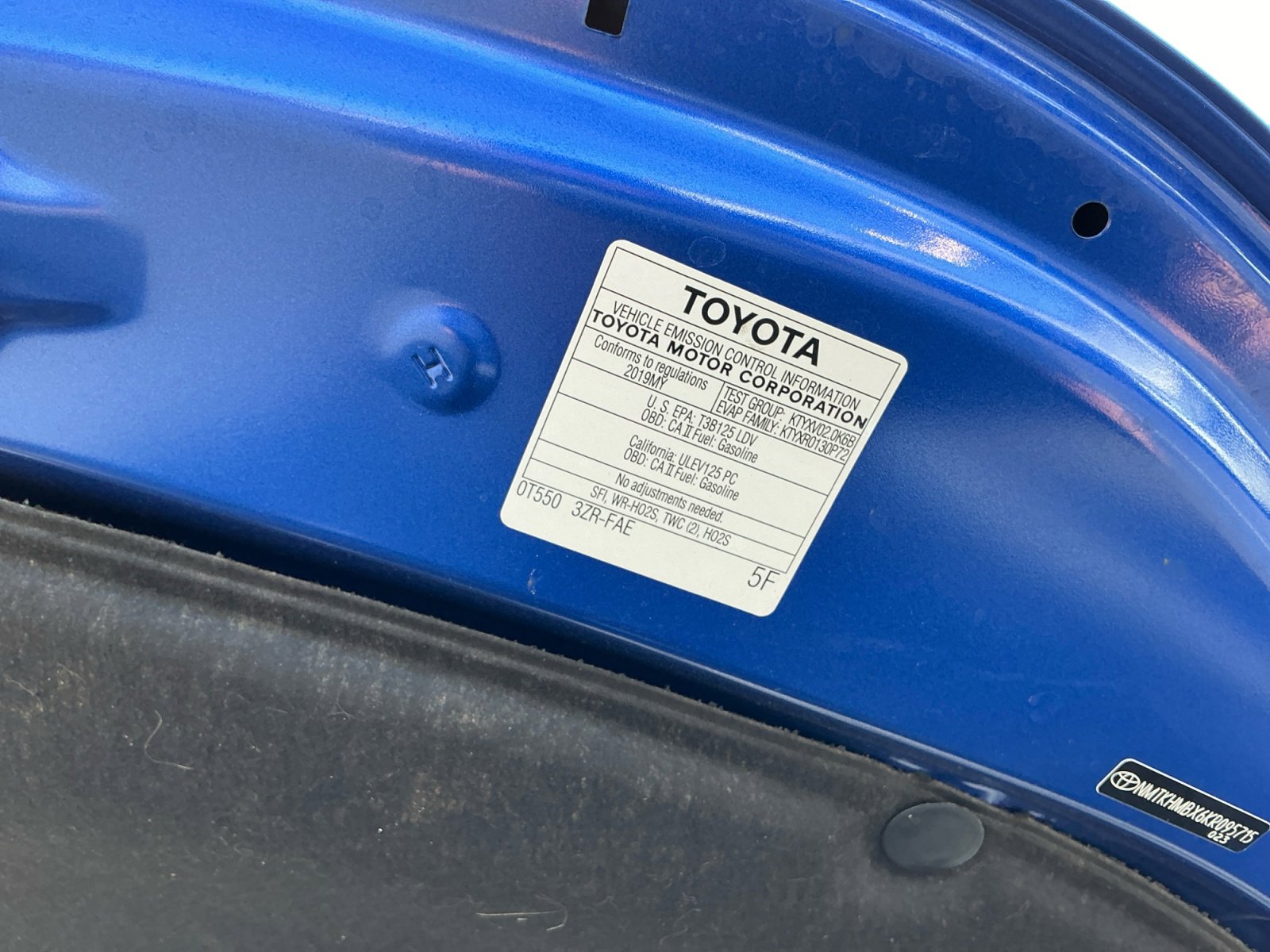 Used 2019 Toyota C-HR XLE FWD image 14