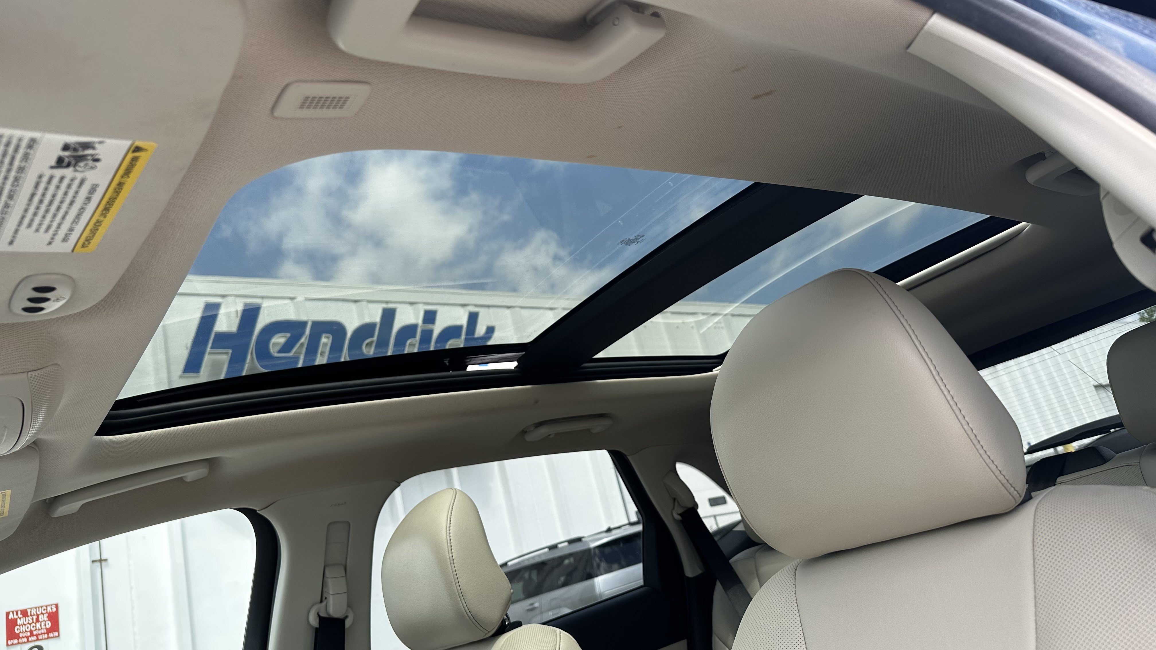 Used 2019 Ford Edge Titanium w/ Equipment Group 301A AWD/4WD image 30