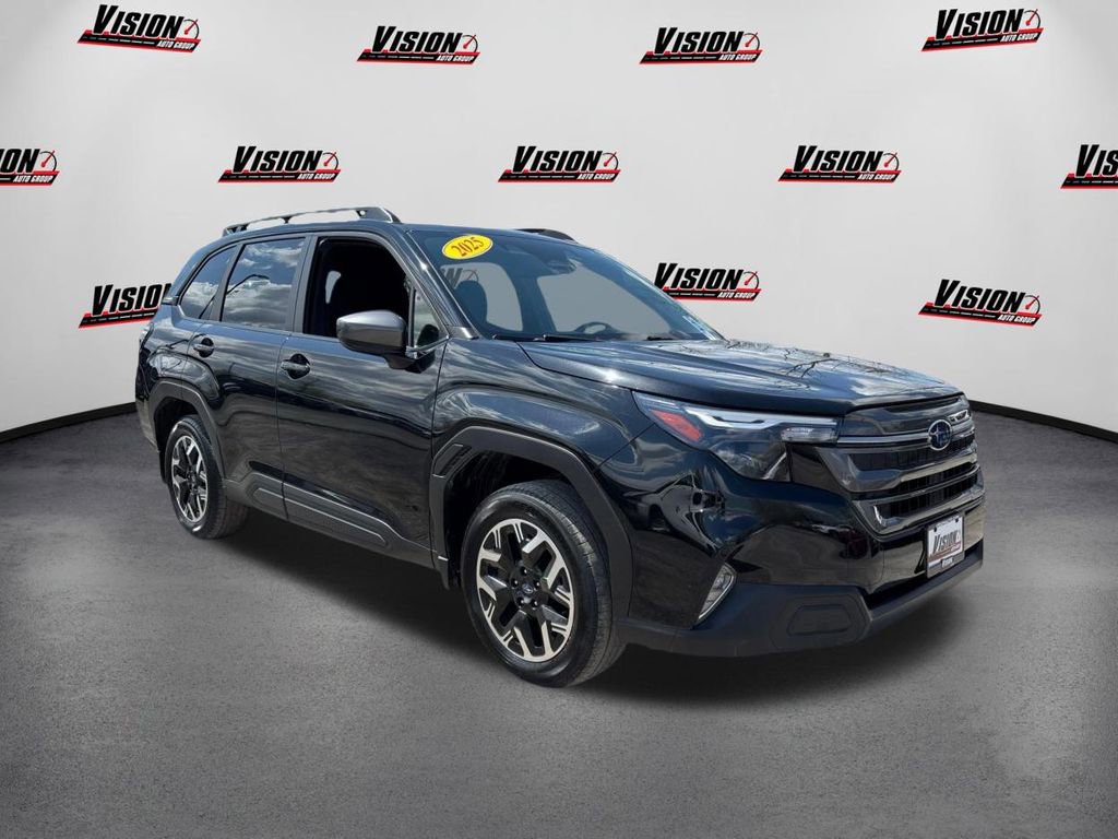 Used 2025 Subaru Forester Premium AWD/4WD image 3