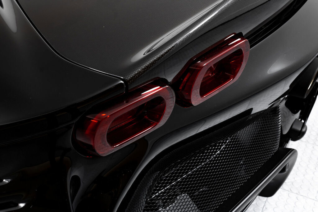 Used 2022 Ferrari SF90 Stradale image 16