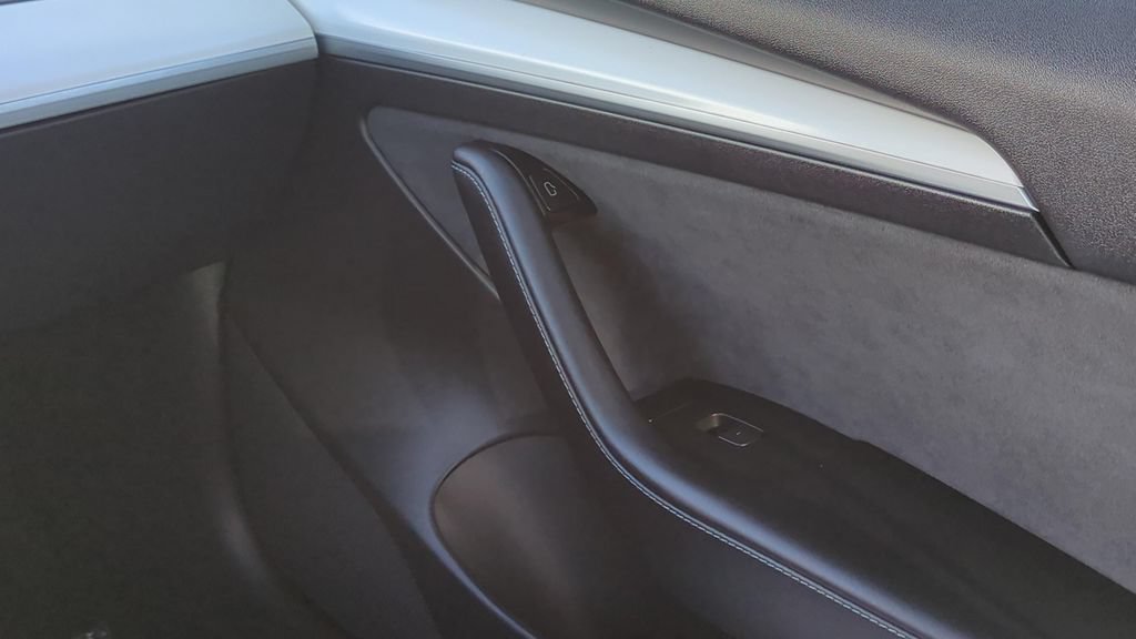 Used 2023 Tesla Model 3 Standard Range RWD image 12