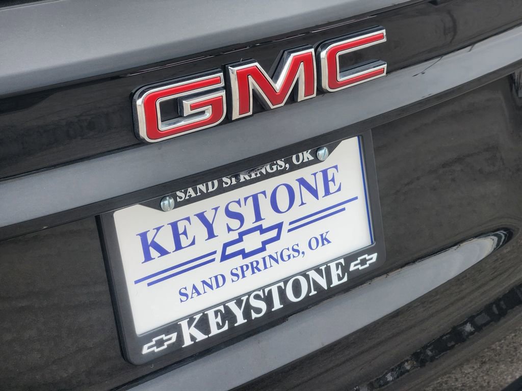 Used 2025 GMC Acadia Elevation image 11