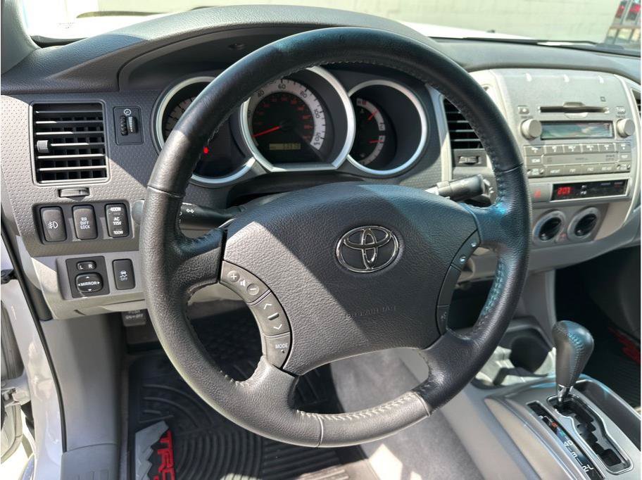 Used 2011 Toyota Tacoma 4x4 Double Cab w/ TRD Off-Road Pkg w/JBL Audio image 27