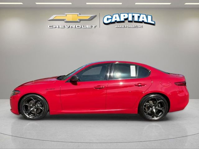 Used 2023 Alfa Romeo Giulia Estrema image 3