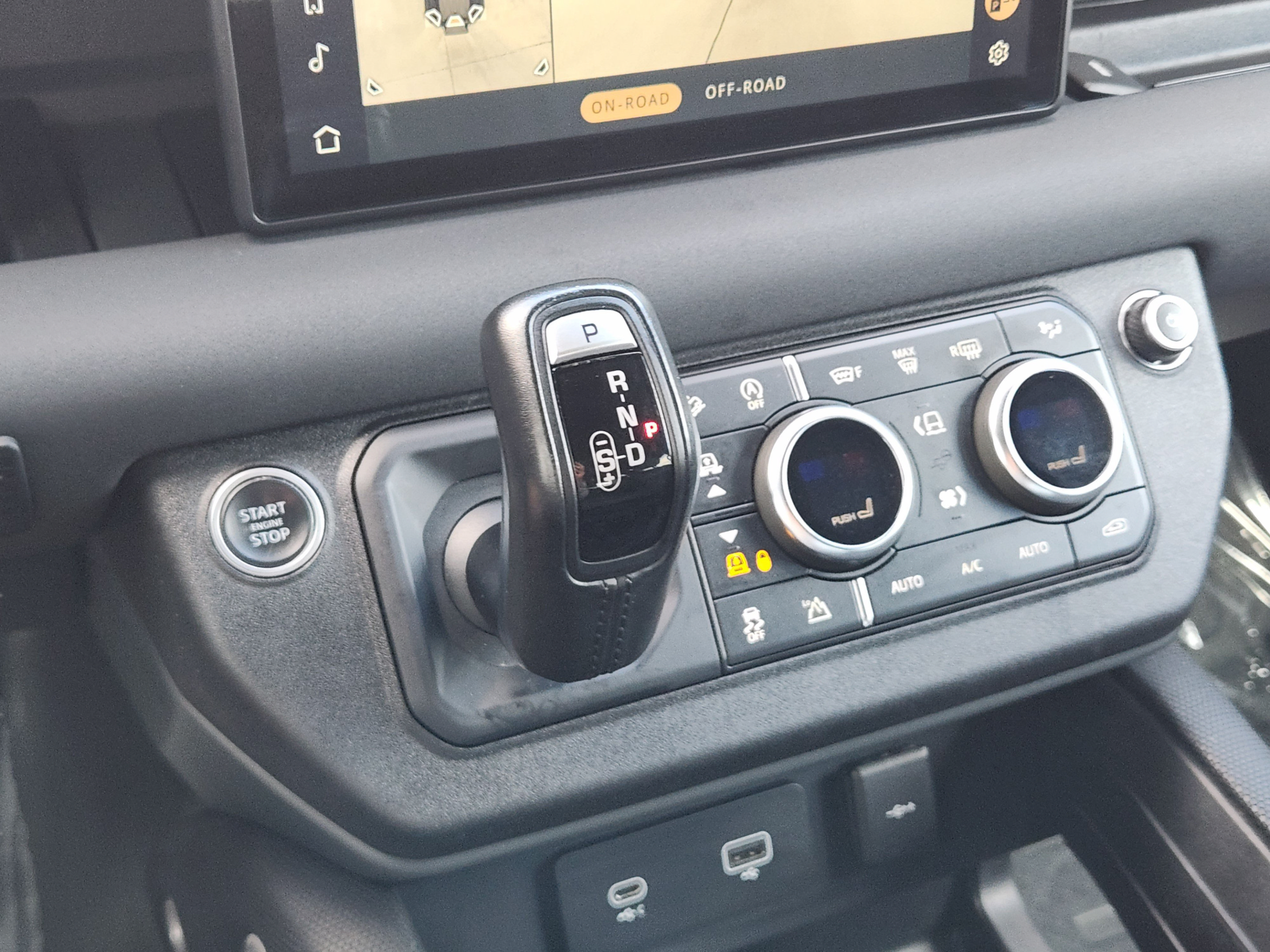 Used 2021 Land Rover Defender 110 X-Dynamic SE AWD/4WD image 20