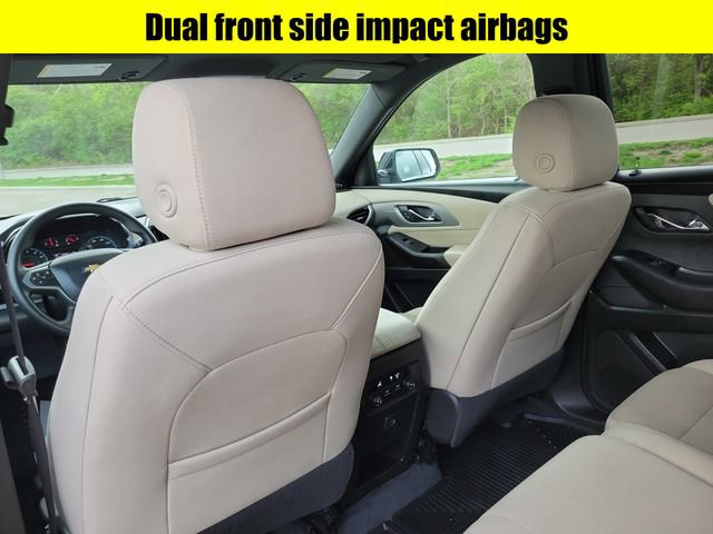 Used 2022 Chevrolet Traverse LS image 27