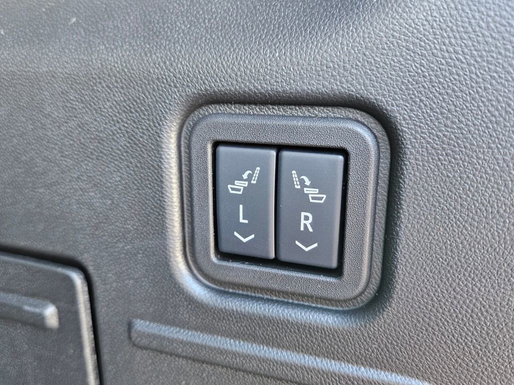 New 2026 GMC Hummer EV SUV image 10