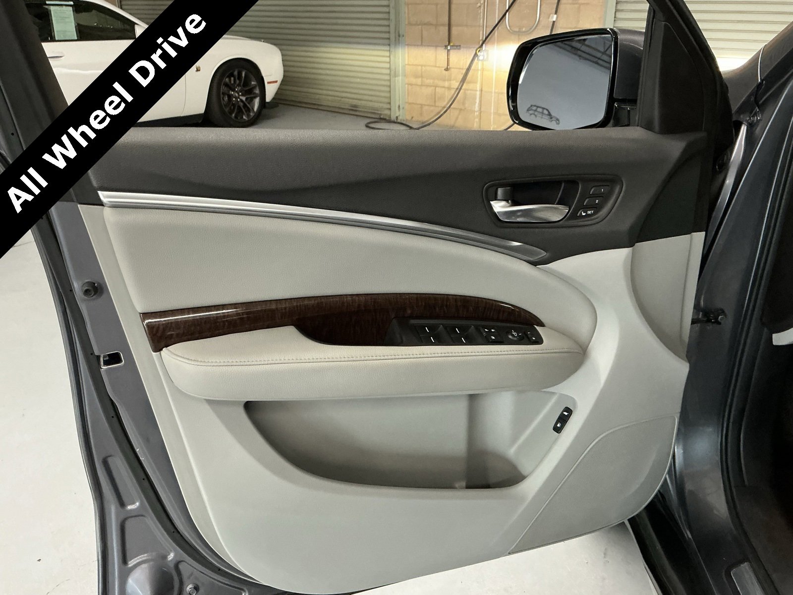 Used 2018 Acura MDX SH-AWD image 12