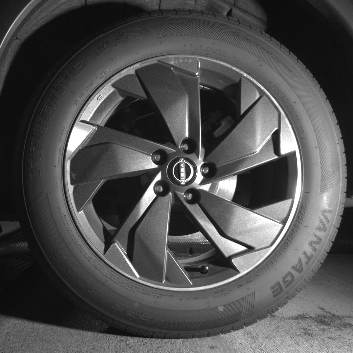 Used 2025 Nissan Rogue SV AWD/4WD image 14