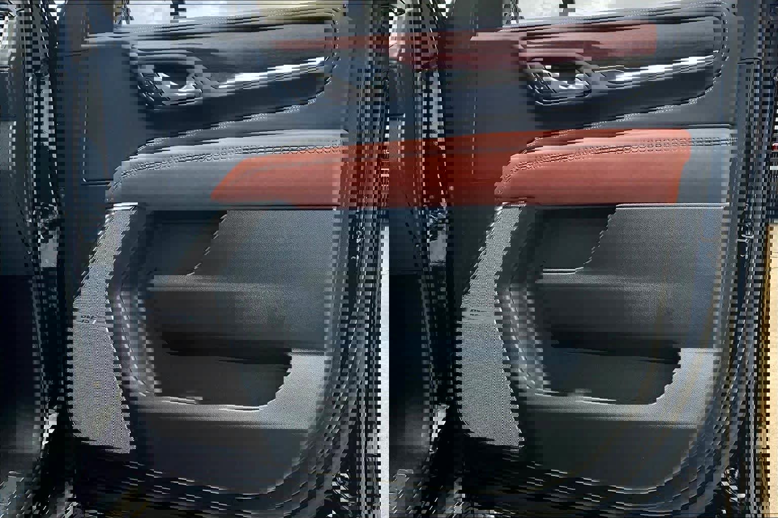 Used 2023 GMC Yukon Denali Ultimate image 23