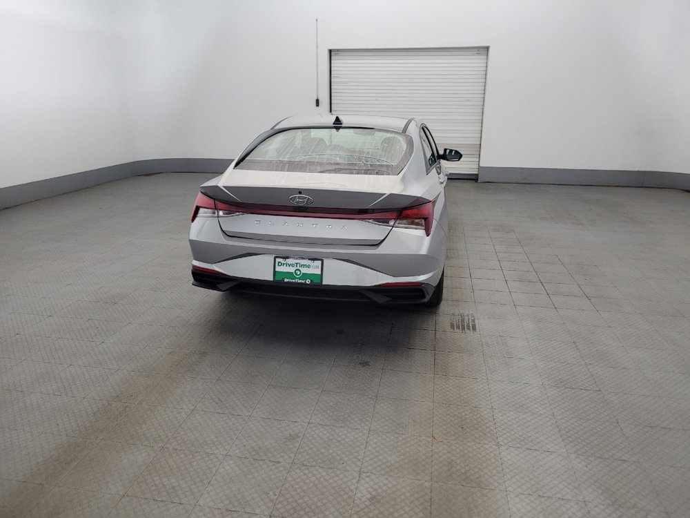Used 2022 Hyundai Elantra SEL FWD image 7