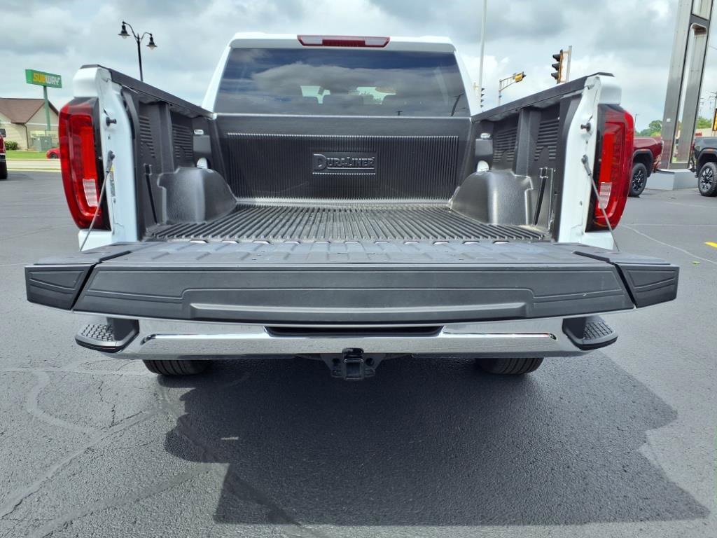 Used 2025 GMC Sierra 1500 SLT image 4