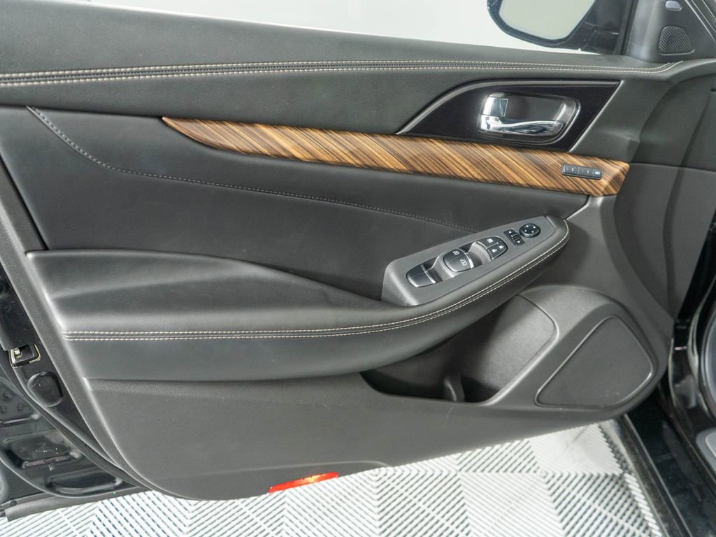 Used 2016 Nissan Maxima Platinum image 24