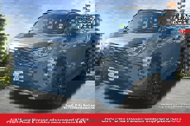 Used 2021 Toyota RAV4 XSE AWD/4WD image 2