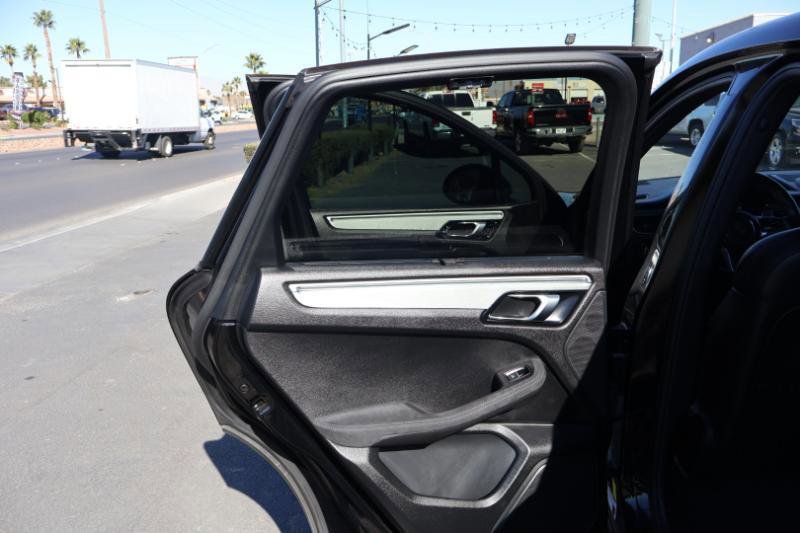 Used 2017 Porsche Macan GTS image 39