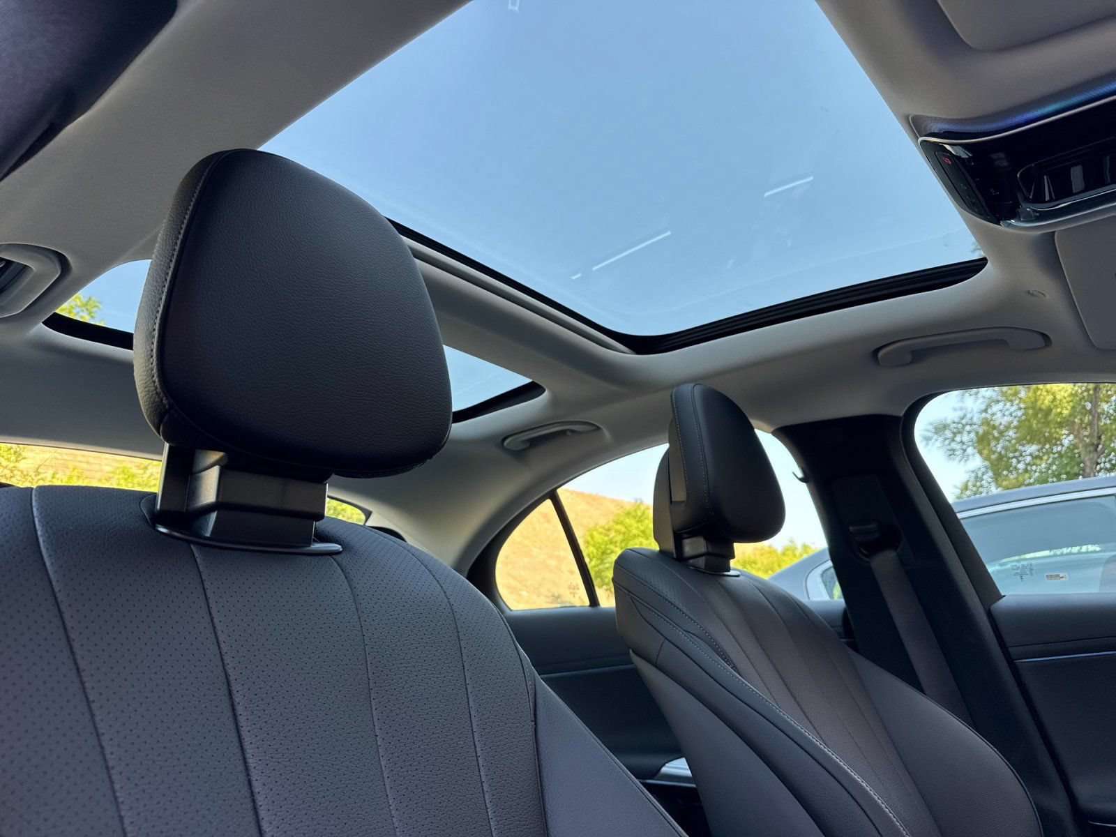 New 2027 Mercedes-Benz E 350 4MATIC Sedan image 15
