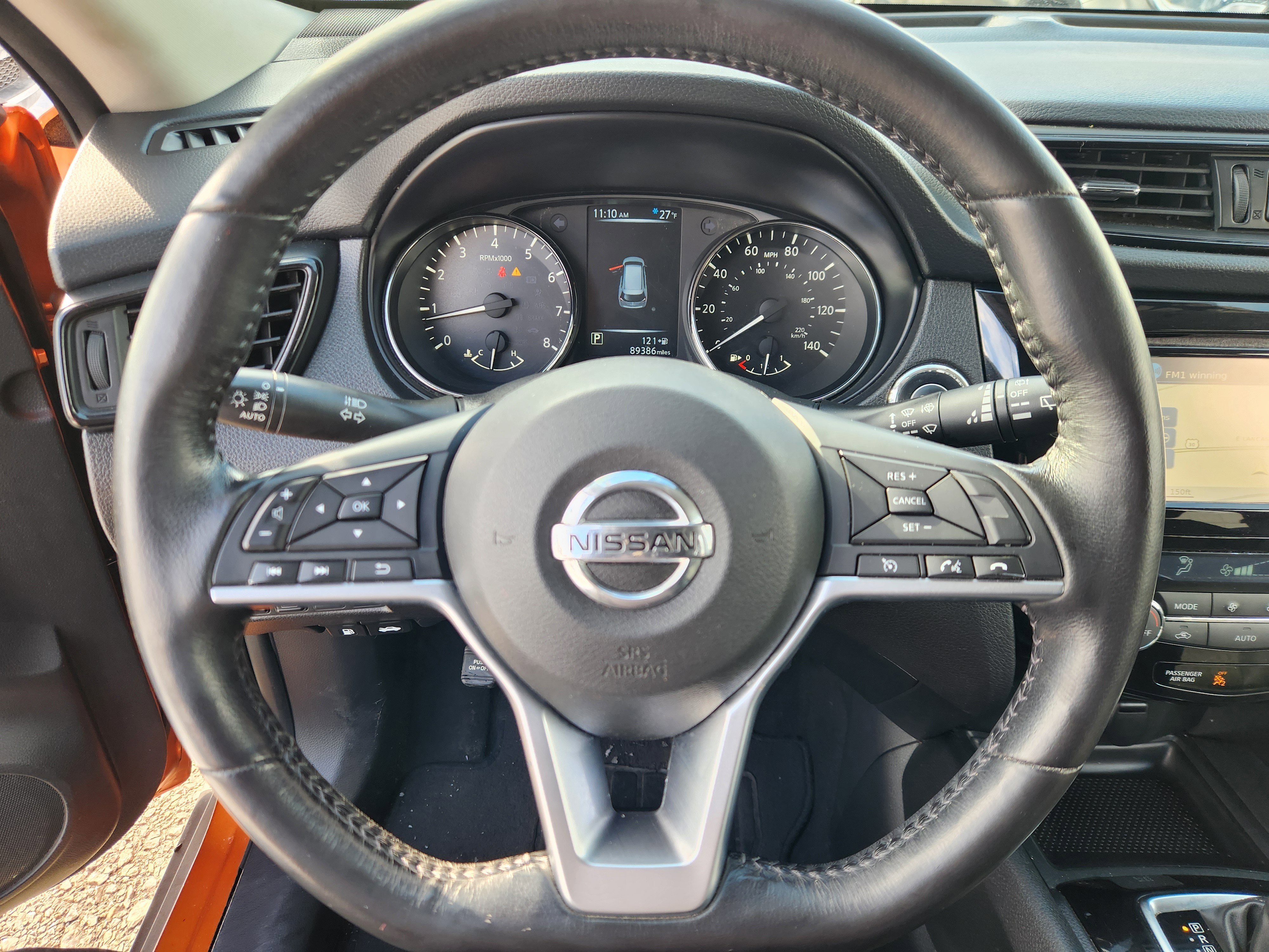 Used 2017 Nissan Rogue SV w/ SV Premium Package image 9