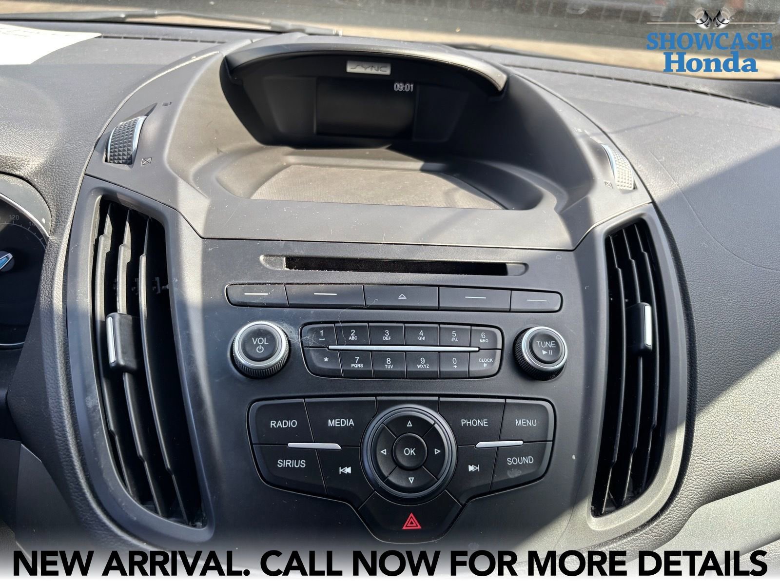 Used 2017 Ford Escape SE w/ SE Cold Weather Package image 10