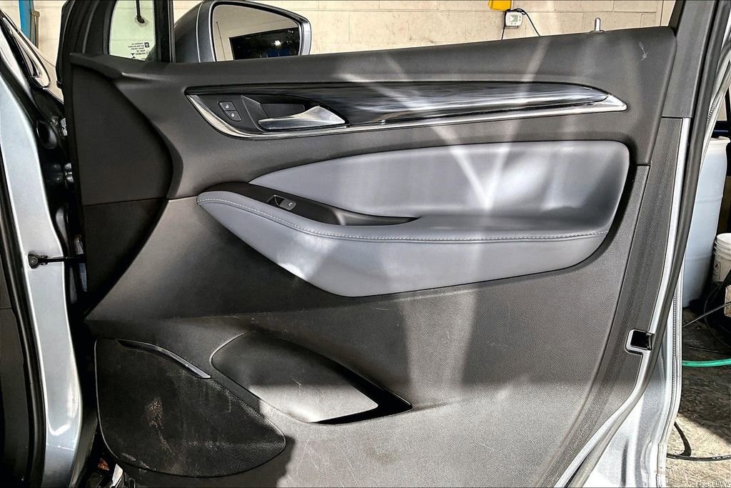 Used 2018 Buick Enclave Essence image 23