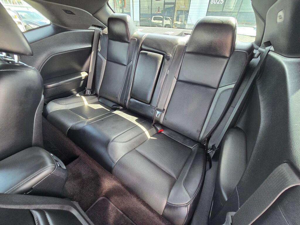 Used 2016 Dodge Challenger SXT Plus RWD image 21