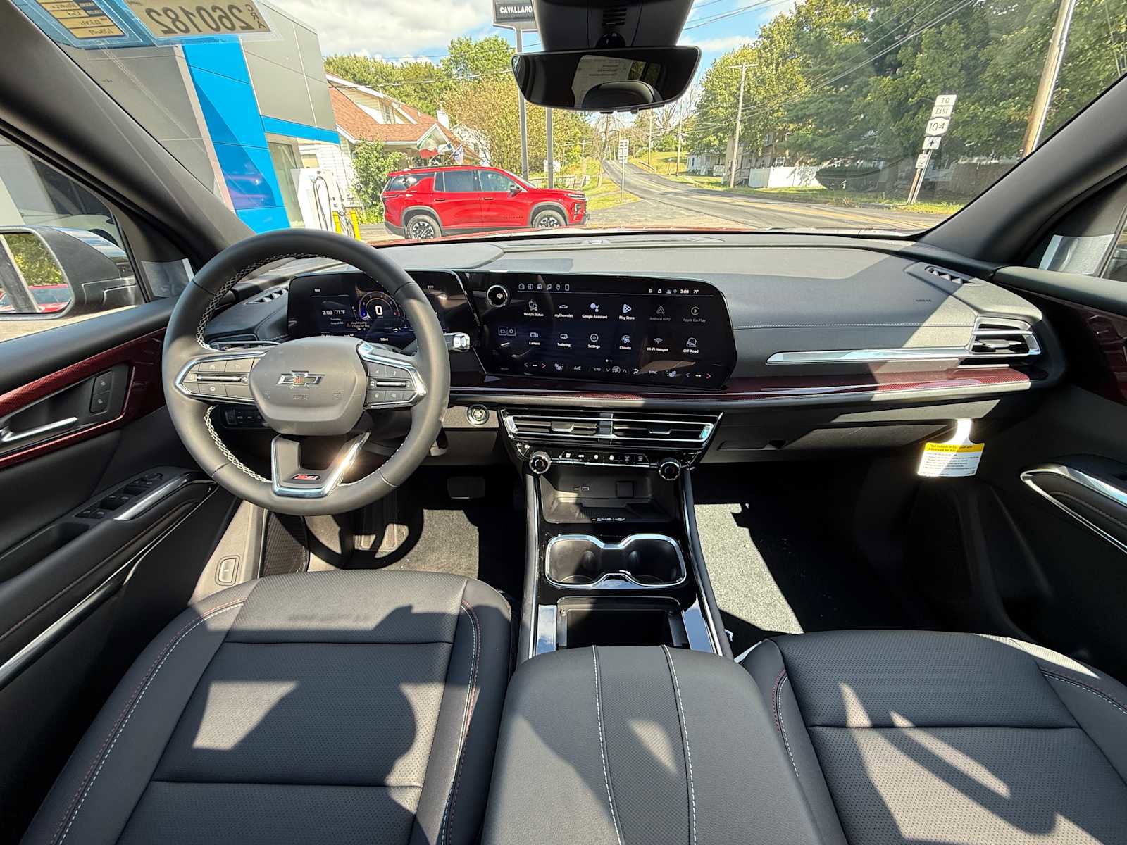 New 2026 Chevrolet Traverse Z71 w/ Driver Confidence Package image 10