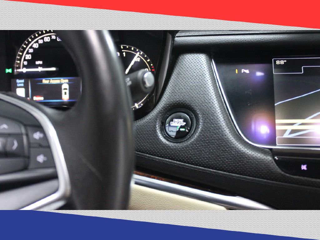 Used 2017 Cadillac XT5 Luxury w/ Driver Awareness Package image 18