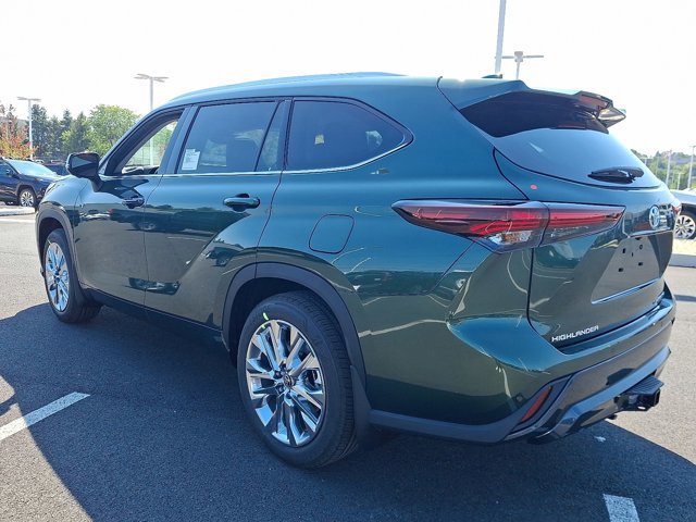 New 2025 Toyota Highlander Limited image 4