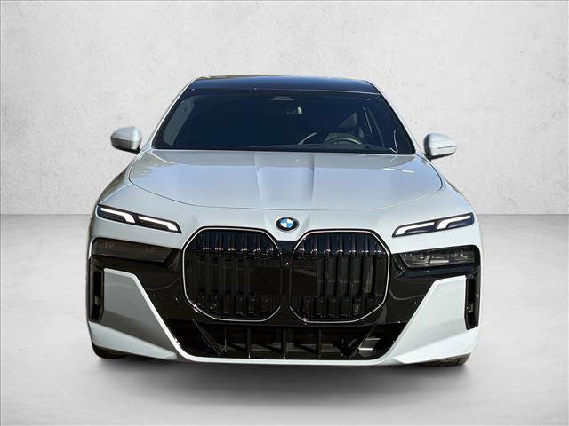 Used 2025 BMW 740i w/ Premium Package RWD image 2