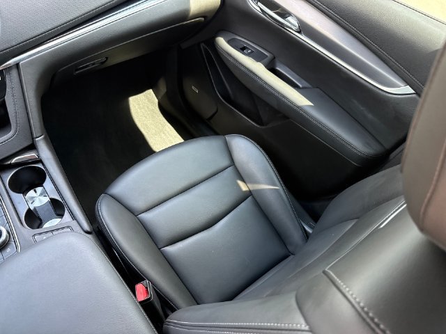Used 2024 Cadillac XT6 Luxury w/ LPO, Floor Liner Package FWD image 23