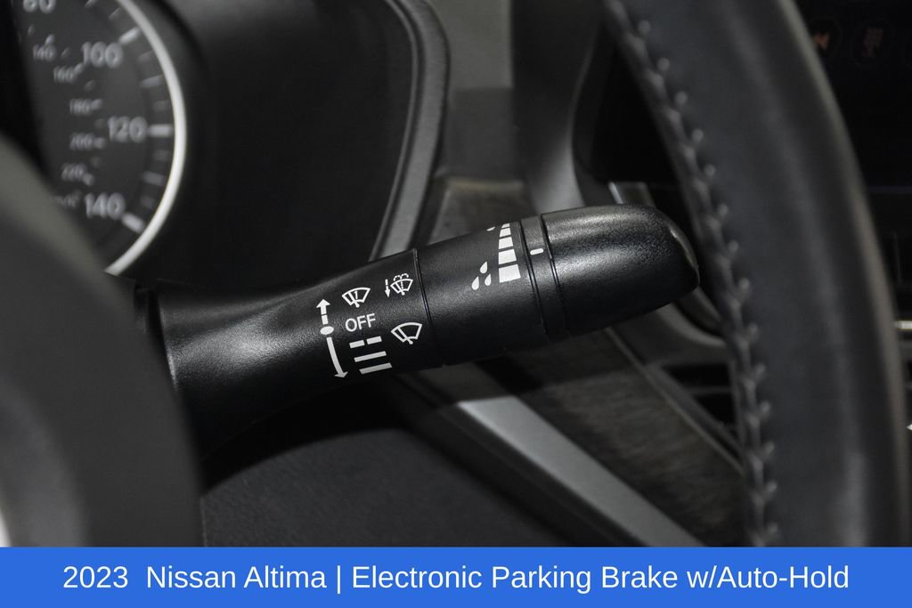 Used 2023 Nissan Altima 2.5 SV w/ SV Premium Package image 12