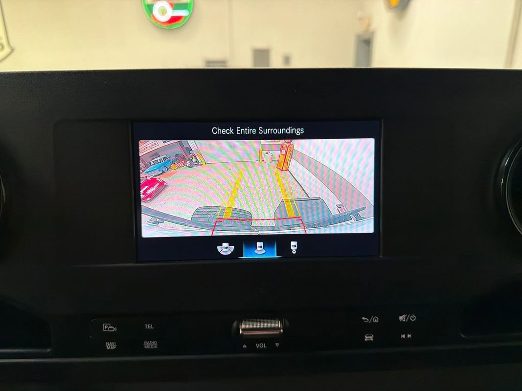 Used 2020 Mercedes-Benz Sprinter 2500 image 21