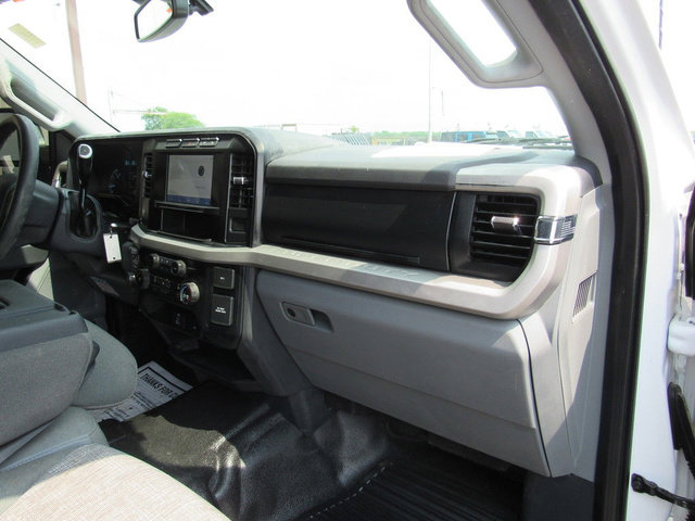 Used 2023 Ford F350 XLT w/ FX4 Off-Road Package AWD/4WD image 14