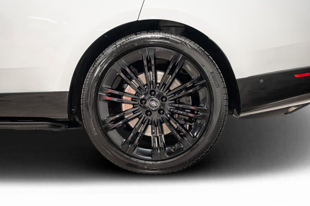 Used 2025 Land Rover Range Rover SE image 19