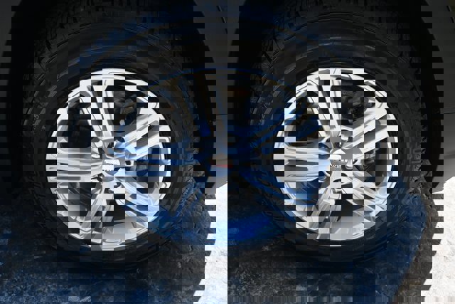 Used 2022 GMC Terrain SLE w/ Driver Convenience Package image 13