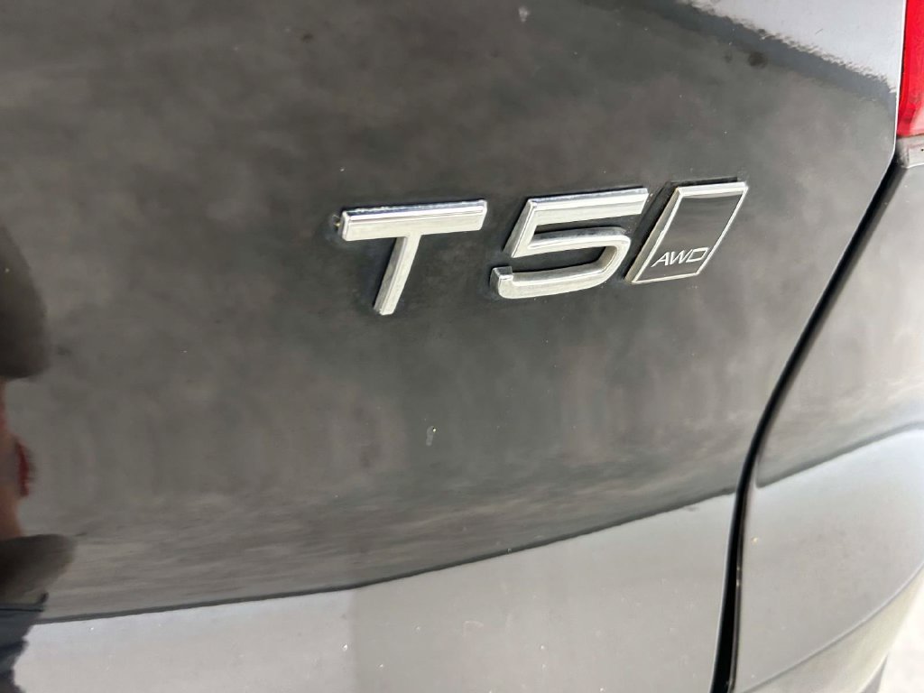 Used 2019 Volvo XC40 T5 Momentum AWD/4WD image 11