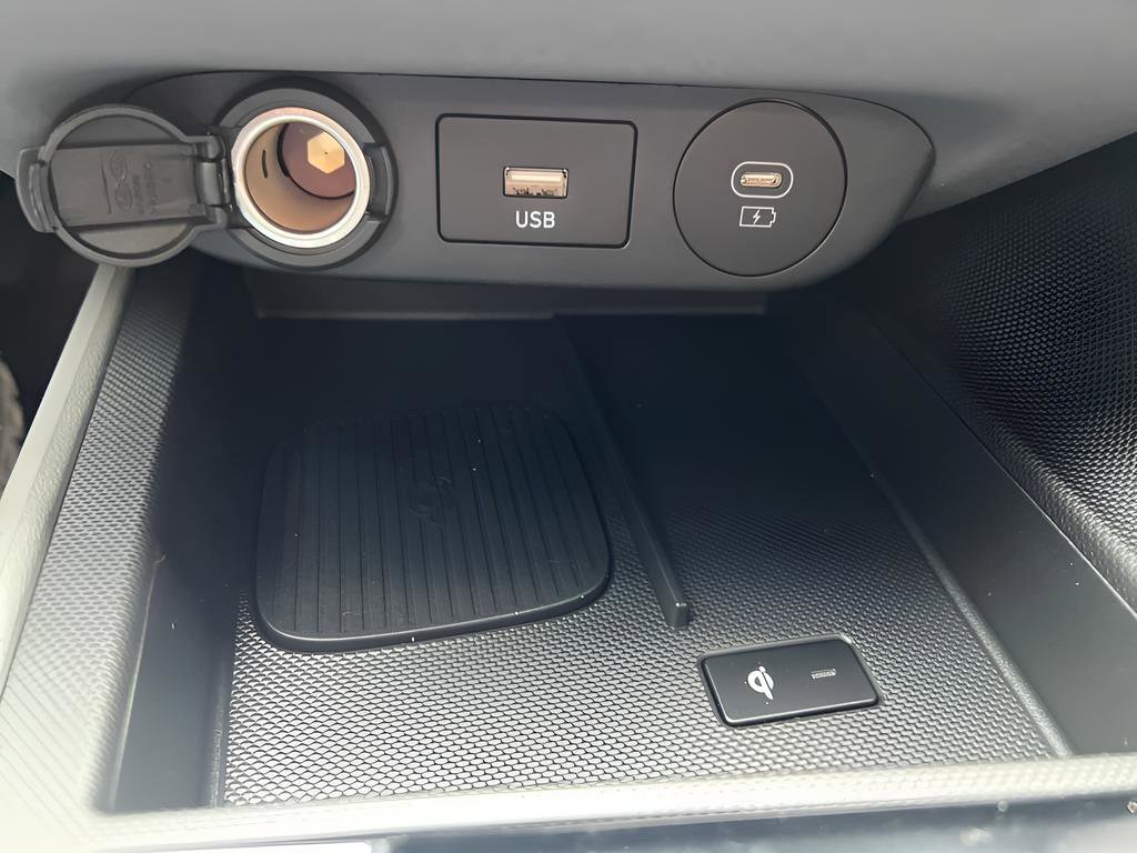 Used 2025 Hyundai Elantra SEL image 28