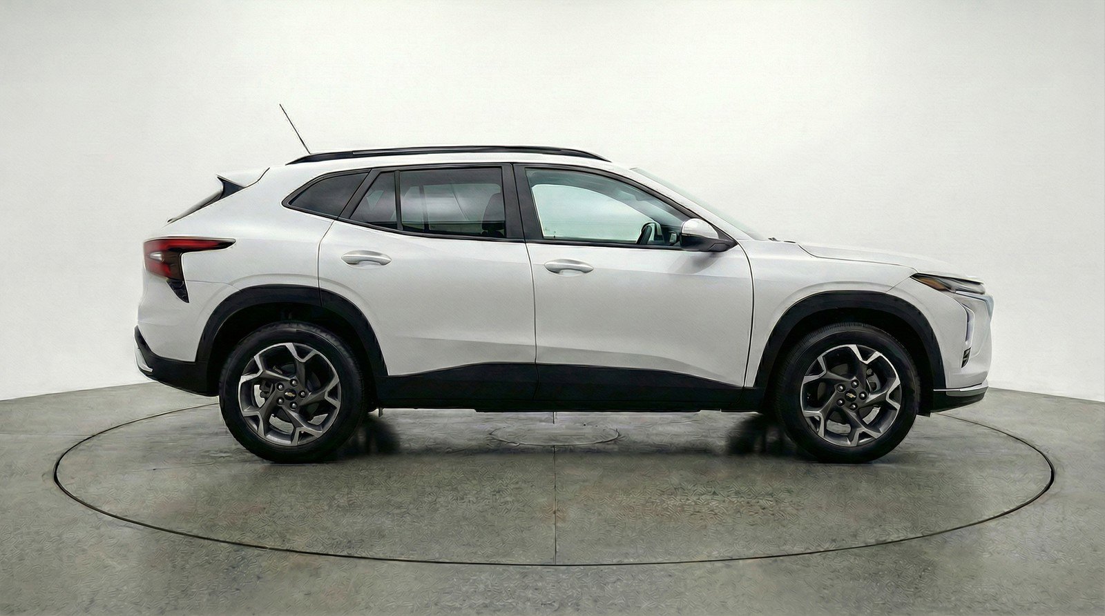 Used 2025 Chevrolet Trax LT w/ LT Convenience Package image 11