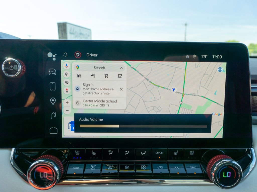 Used 2023 GMC Canyon AT4X image 28