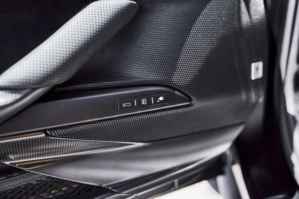Used 2023 Ferrari 296 GTB RWD image 40