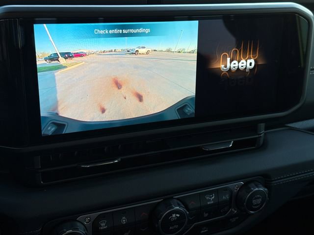 Used 2025 Jeep Gladiator Mojave AWD/4WD image 25