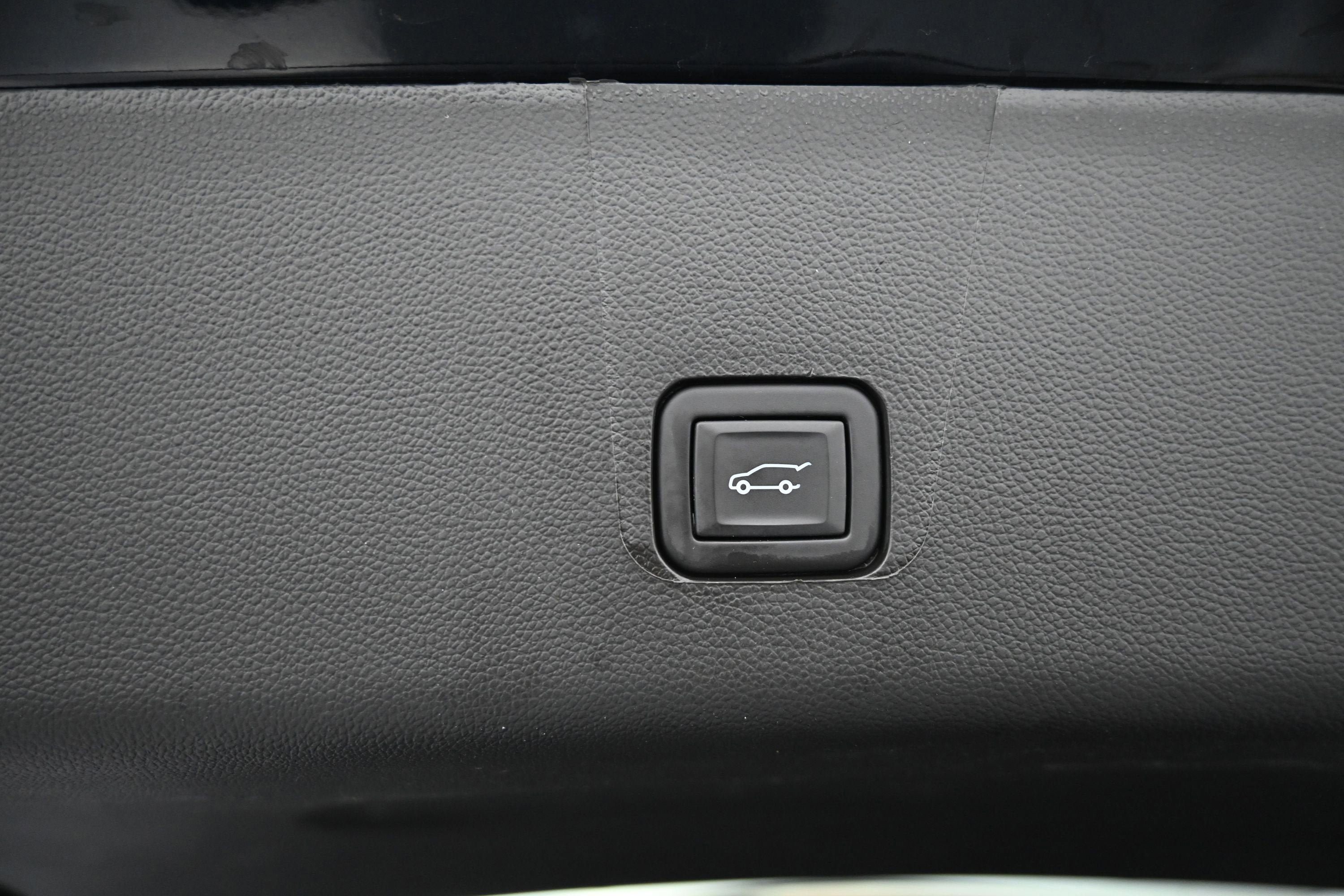 Used 2023 Chevrolet Traverse LT AWD/4WD image 29