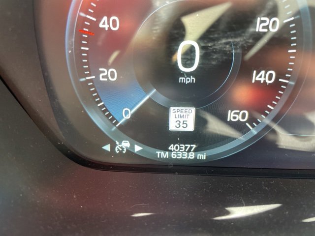 Used 2019 Volvo S60 T5 R-Design image 13