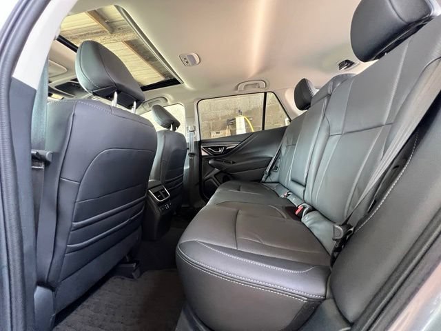 Used 2025 Subaru Outback Limited AWD/4WD image 30