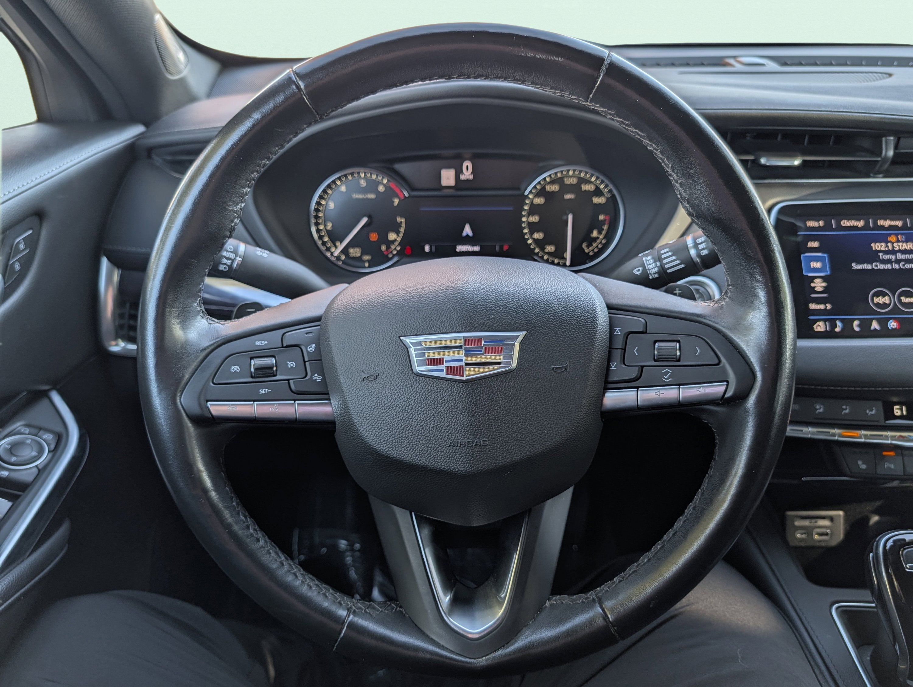 Used 2023 Cadillac XT4 Luxury w/ Cold Weather Package image 28