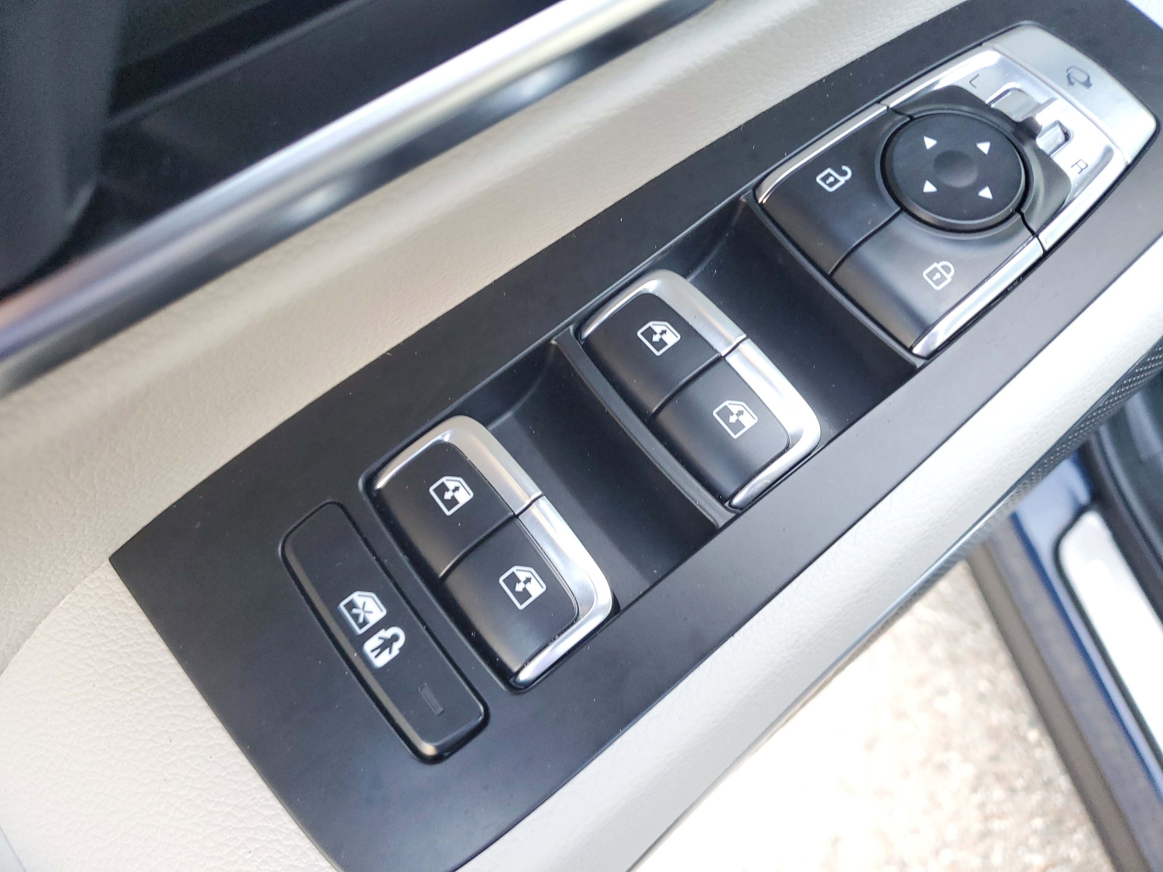 Used 2023 Kia Telluride SX FWD image 17