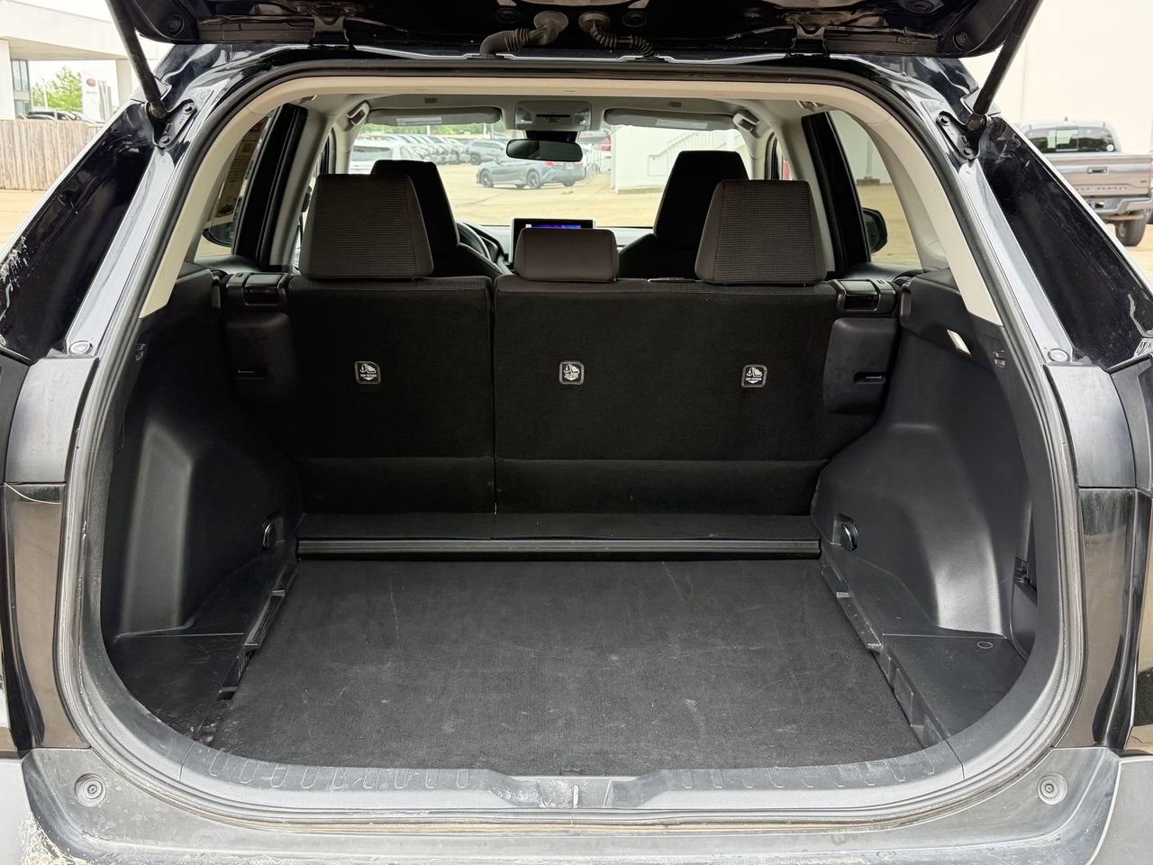 Used 2024 Toyota RAV4 LE image 33