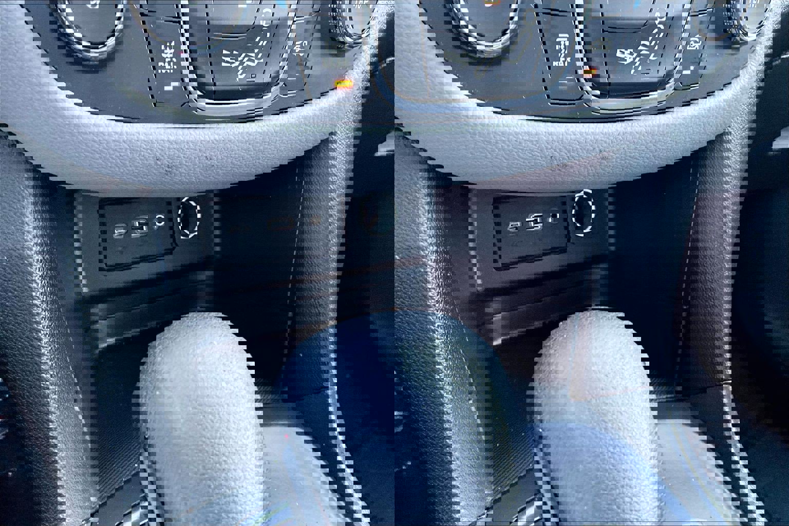 Used 2022 Chevrolet Equinox LS w/ LS Convenience Package image 31